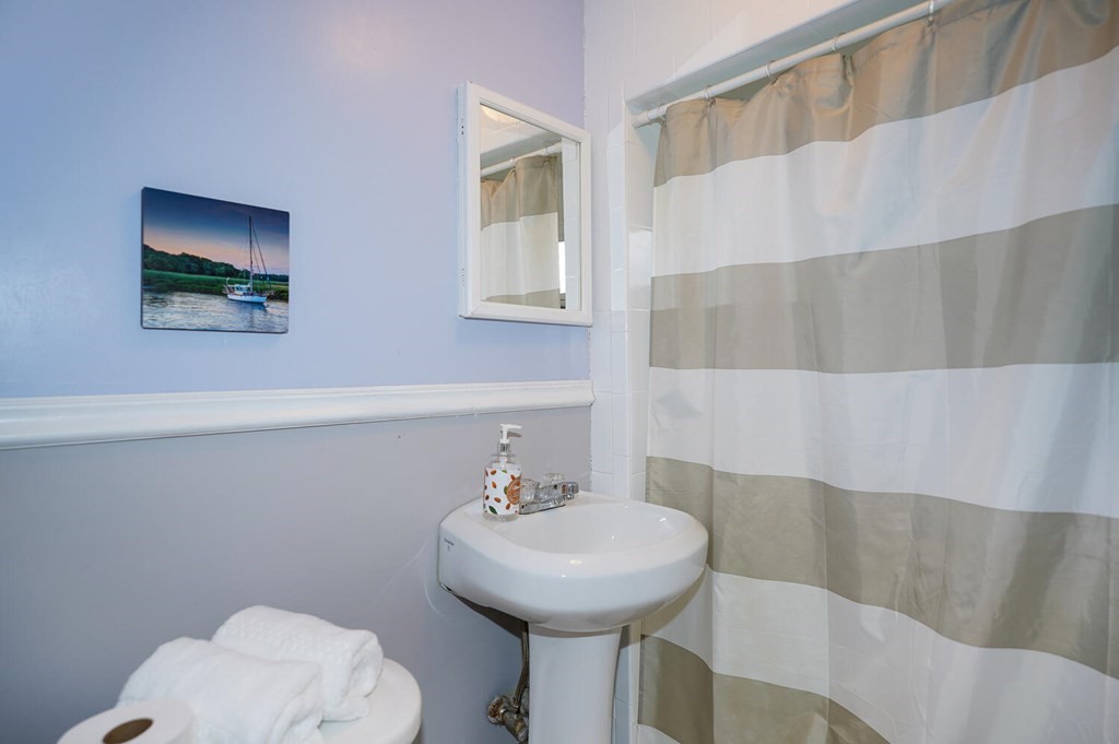 75 Ashcroft Road Medford, MA 02155 - Photo 18 of 26 Gallery Image 18