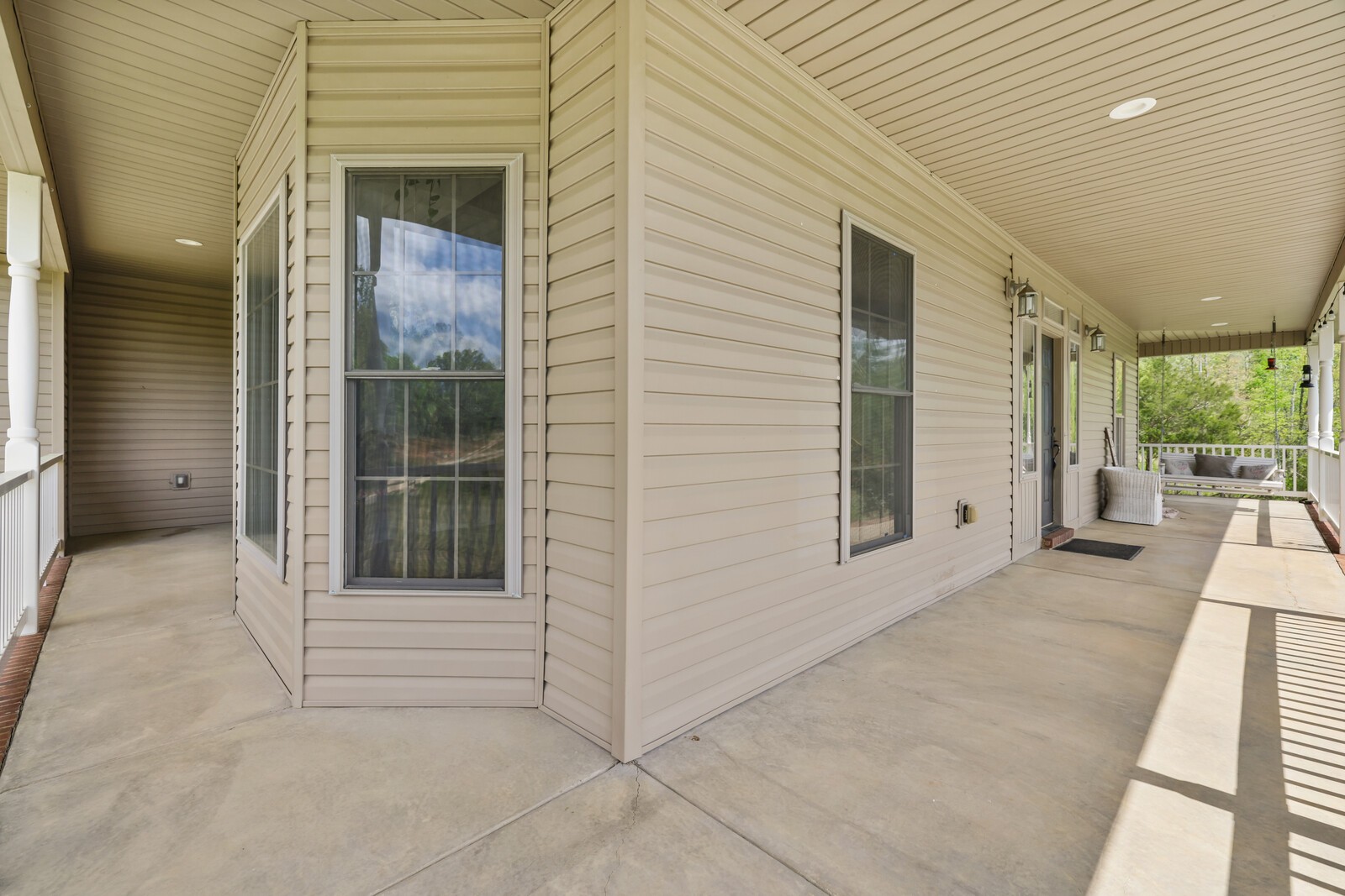 285 Heggie Road Erin, TN 37061 - Photo 38 of 50 a view of an entryway of house