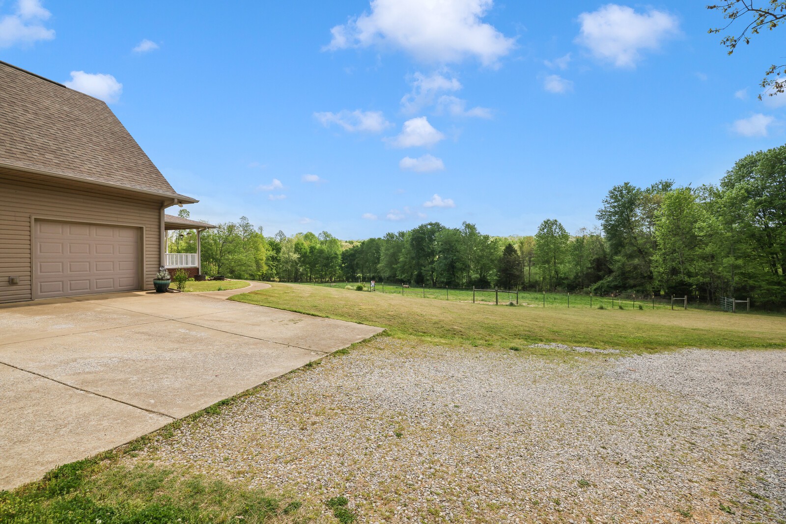 285 Heggie Road Erin, TN 37061 - Photo 40 of 50 a view of outdoor space and yard