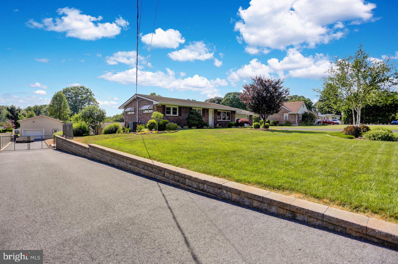 3534 Rosewood Road Reading, PA 19605 - Photo 3 of 38 Gallery Image 3