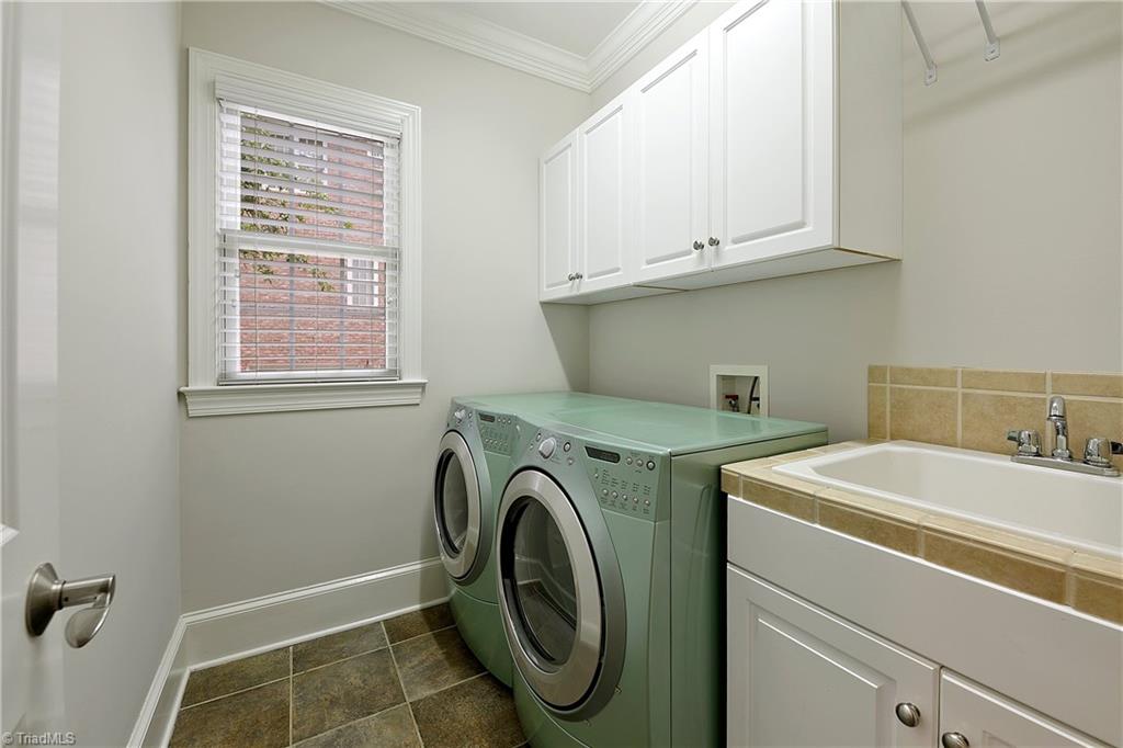 132 Windrush Road Winston-Salem, NC 27106 - Photo 8 of 49 Gallery Image 8
