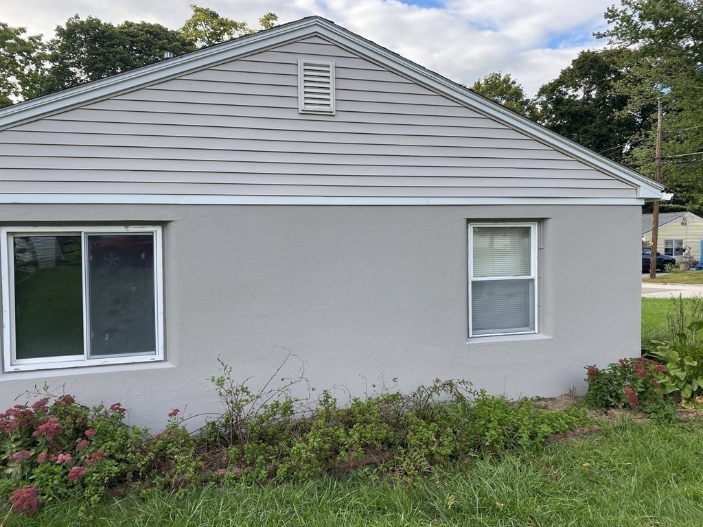 11 Clarendon Road Auburn, MA 01501 - Photo 12 of 14 Gallery Image 12