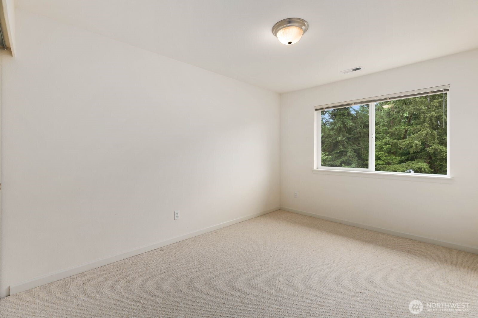 207 Edmonds Place Northeast Renton, WA 98056 - Photo 27 of 40 Gallery Image 27