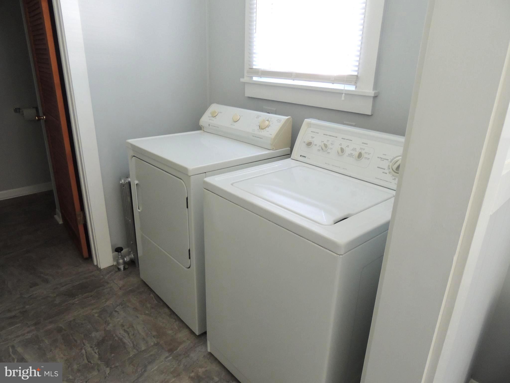 1421 Long Corner Road Mount Airy, MD 21771 - Photo 12 of 27 a utility room with dryer and washer