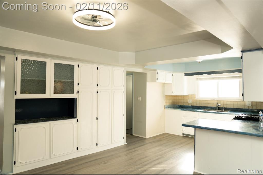 32851 Rugby Drive Warren, MI 48088 - Photo 4 of 18