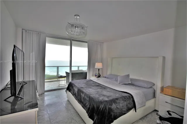 $7,000 | 5151 Collins Avenue, Unit 933, Miami Beach, FL 33140