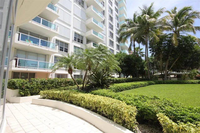 $7,000 | 5151 Collins Avenue, Unit 933, Miami Beach, FL 33140