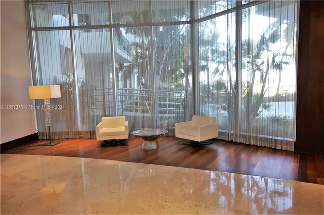 $7,000 | 5151 Collins Avenue, Unit 933, Miami Beach, FL 33140