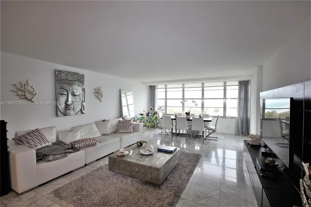 $7,000 | 5151 Collins Avenue, Unit 933, Miami Beach, FL 33140