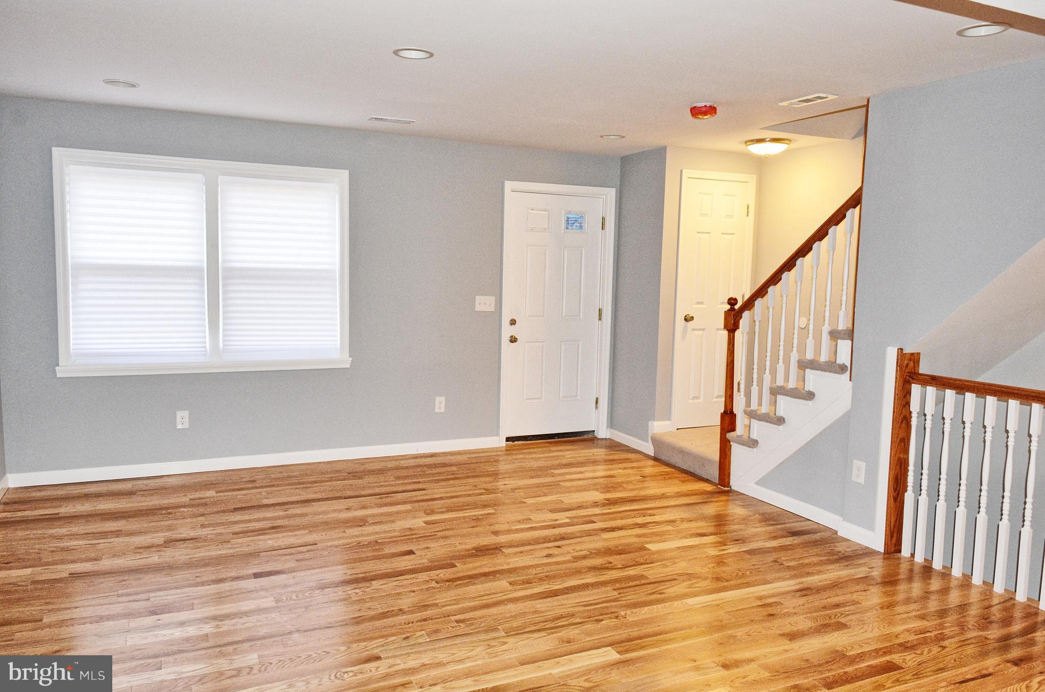 1609 Stonewood Road Baltimore, MD 21239 - Photo 3 of 16 Living Room