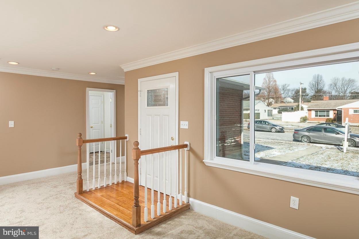 8707 Stockwell Road Parkville, MD 21234 - Photo 7 of 30 Interior (General)