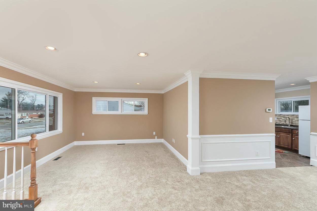 8707 Stockwell Road Parkville, MD 21234 - Photo 9 of 30 Family Room