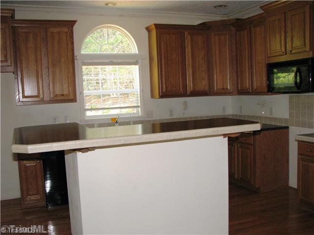 673 Stony Ridge Road Pinnacle, NC 27043 - Photo 5 of 9 Kitchen.