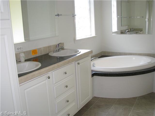 673 Stony Ridge Road Pinnacle, NC 27043 - Photo 8 of 9 Master Bath/Spa.