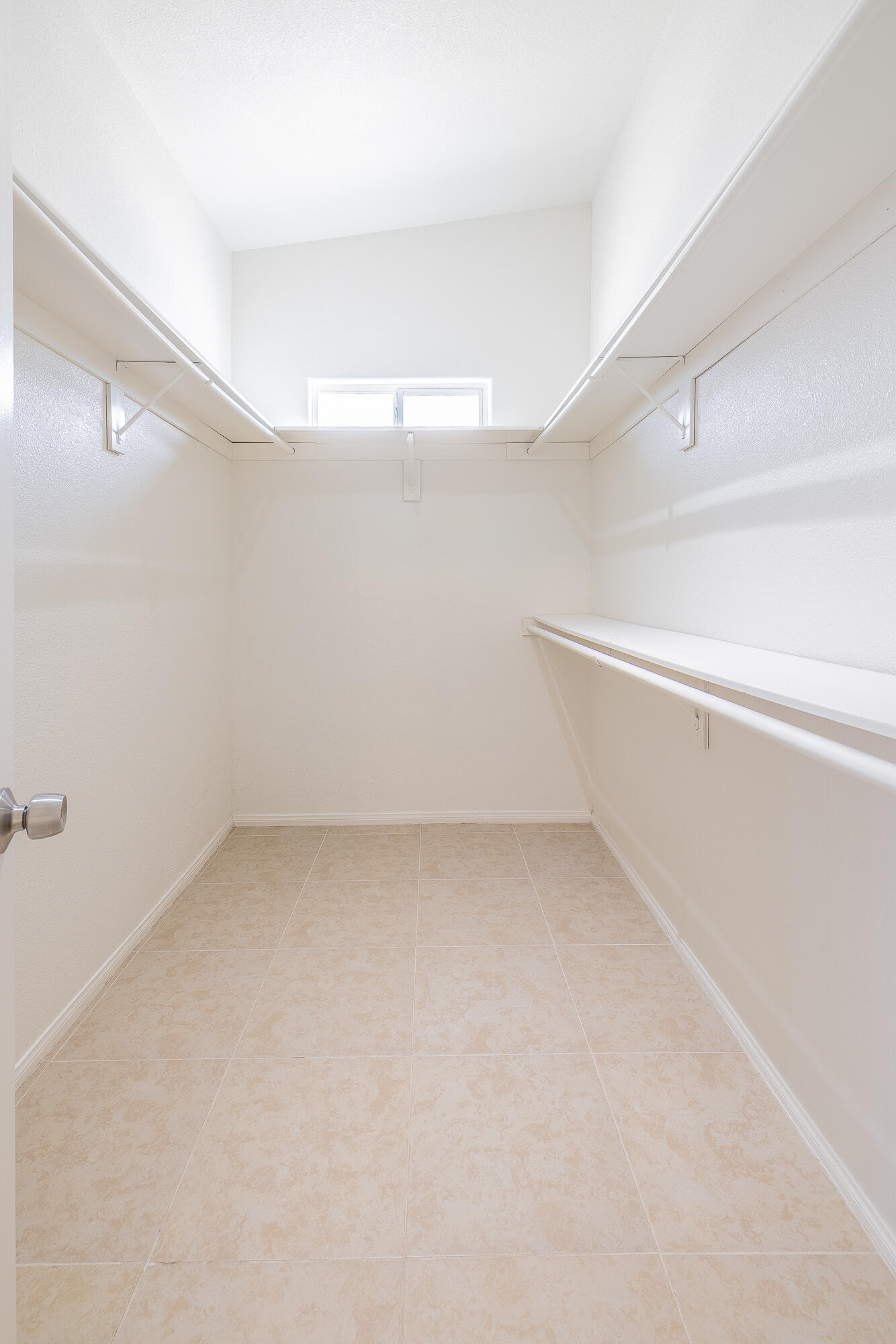 68090 Santelmo Road Cathedral City, CA 92234 - Photo 16 of 29 a view of an empty room