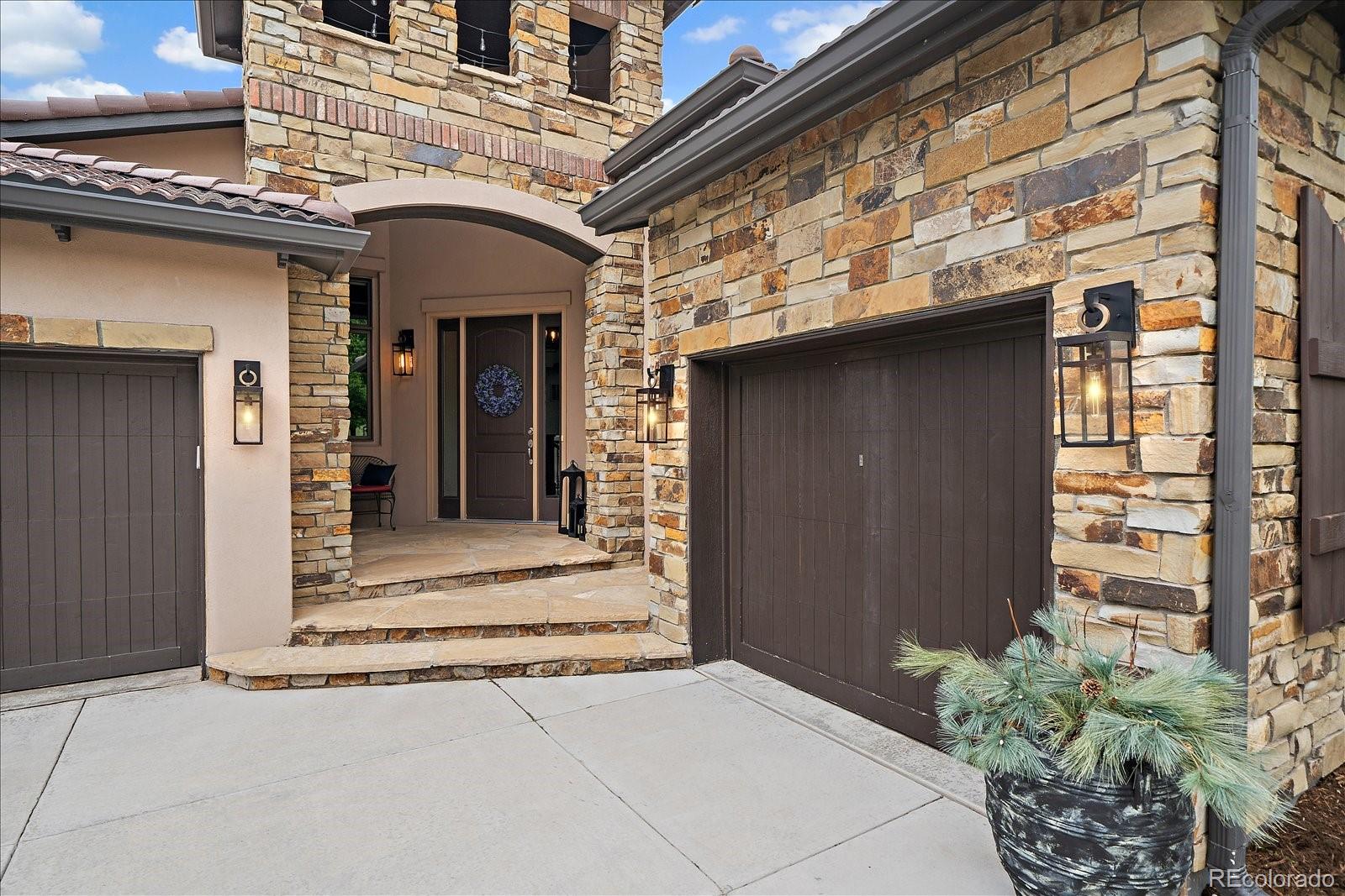 8000 Raphael Lane Littleton, CO 80125 - Photo 2 of 50