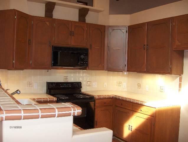 Bright, Easy-to-Use Kitchen
