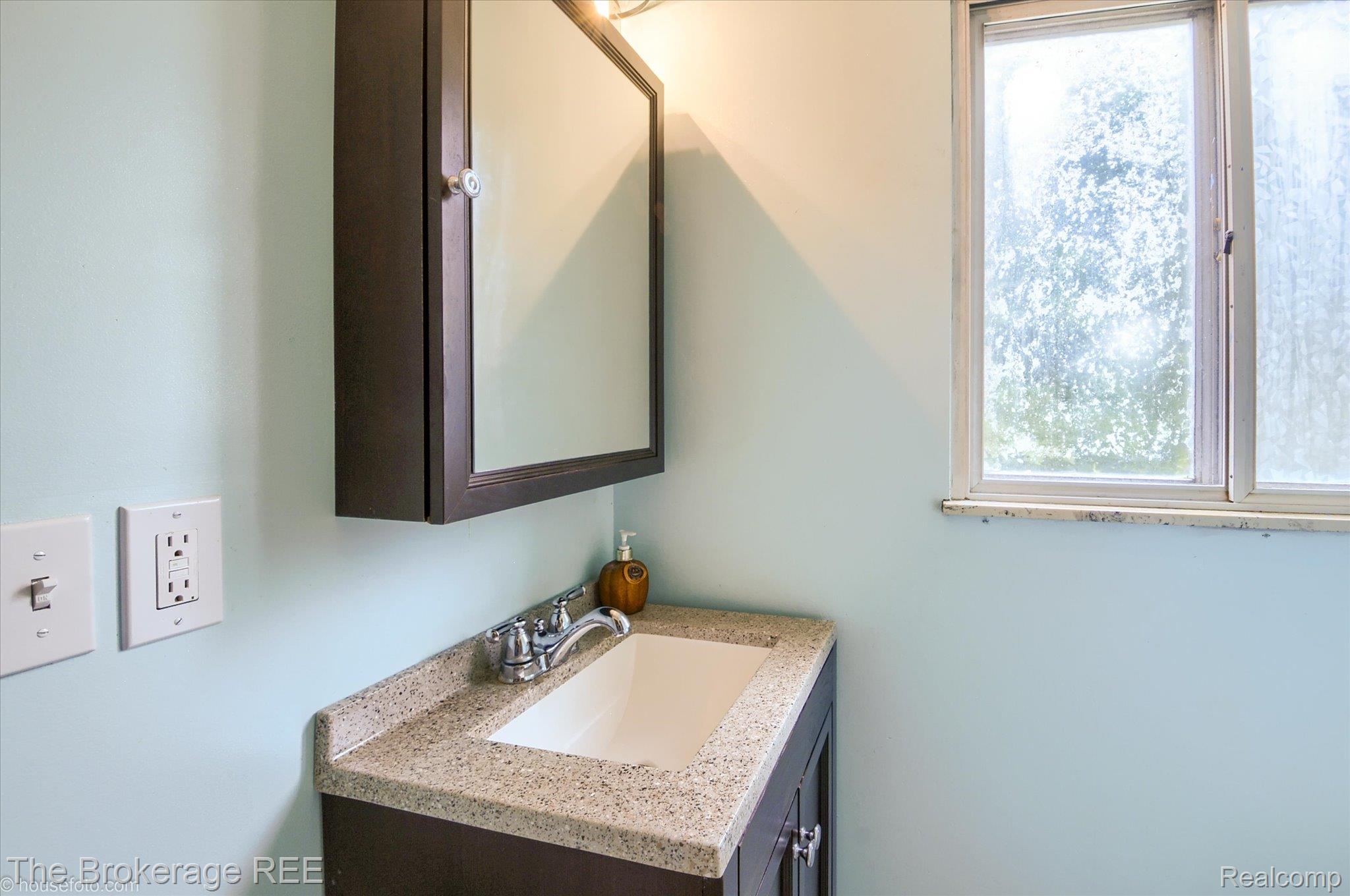 732 E. Grand Blanc Rd. Grand Blanc, MI 48439 - Photo 16 of 31 31-Housefoto_3008994-HDR(5).jpg