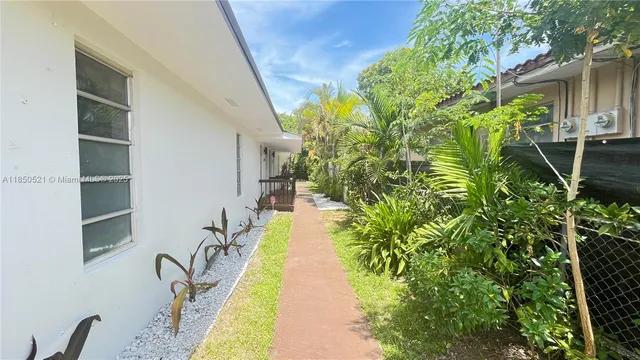 $2,200 | 2929 Northwest 22nd Court, Unit A, Miami, FL 33142