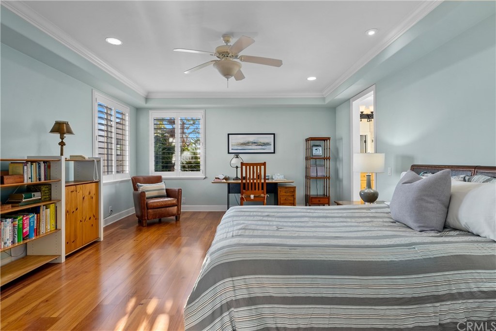 644 10th Street Hermosa Beach, CA 90254 - Photo 40 of 60 a view of entryway and hall
