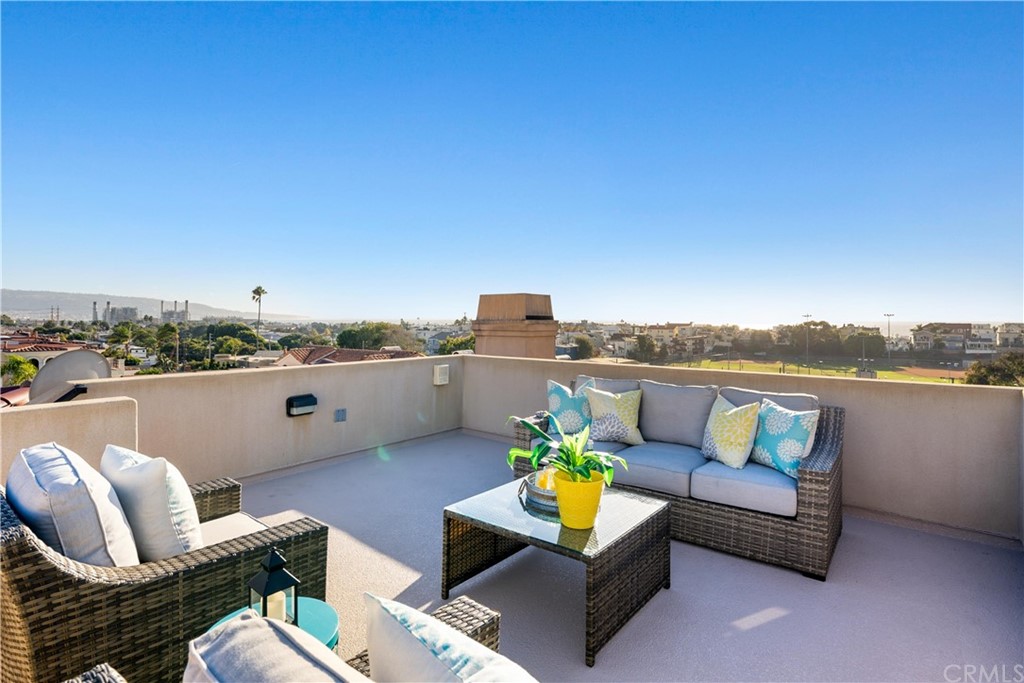 644 10th Street Hermosa Beach, CA 90254 - Photo 46 of 60 Roof top deck