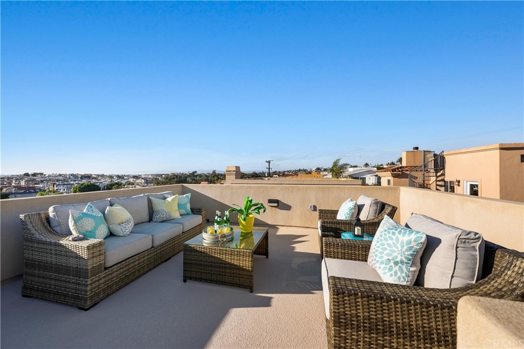 644 10th Street Hermosa Beach, CA 90254 - Photo 48 of 60 Roof top deck