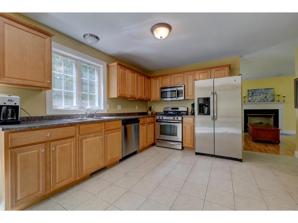 149 Naticook Road Merrimack, NH 03054 - Photo 4 of 34