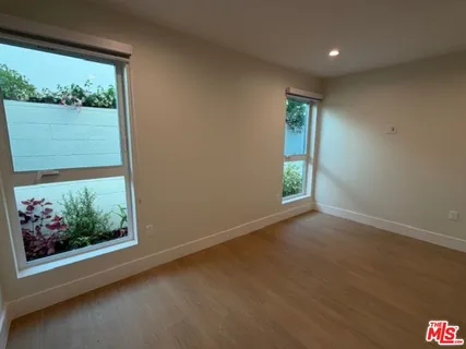 $4,000 | 5191 Lindley Avenue, Tarzana, CA 91356