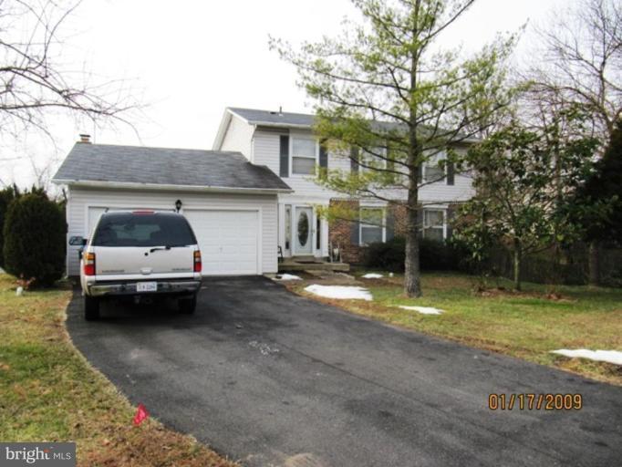 8919 Applecross Lane Springfield, VA 22153 - Photo 1 of 5 Exterior (Main)