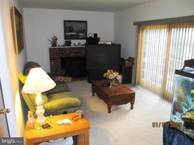 8919 Applecross Lane Springfield, VA 22153 - Photo 5 of 5 Family Room