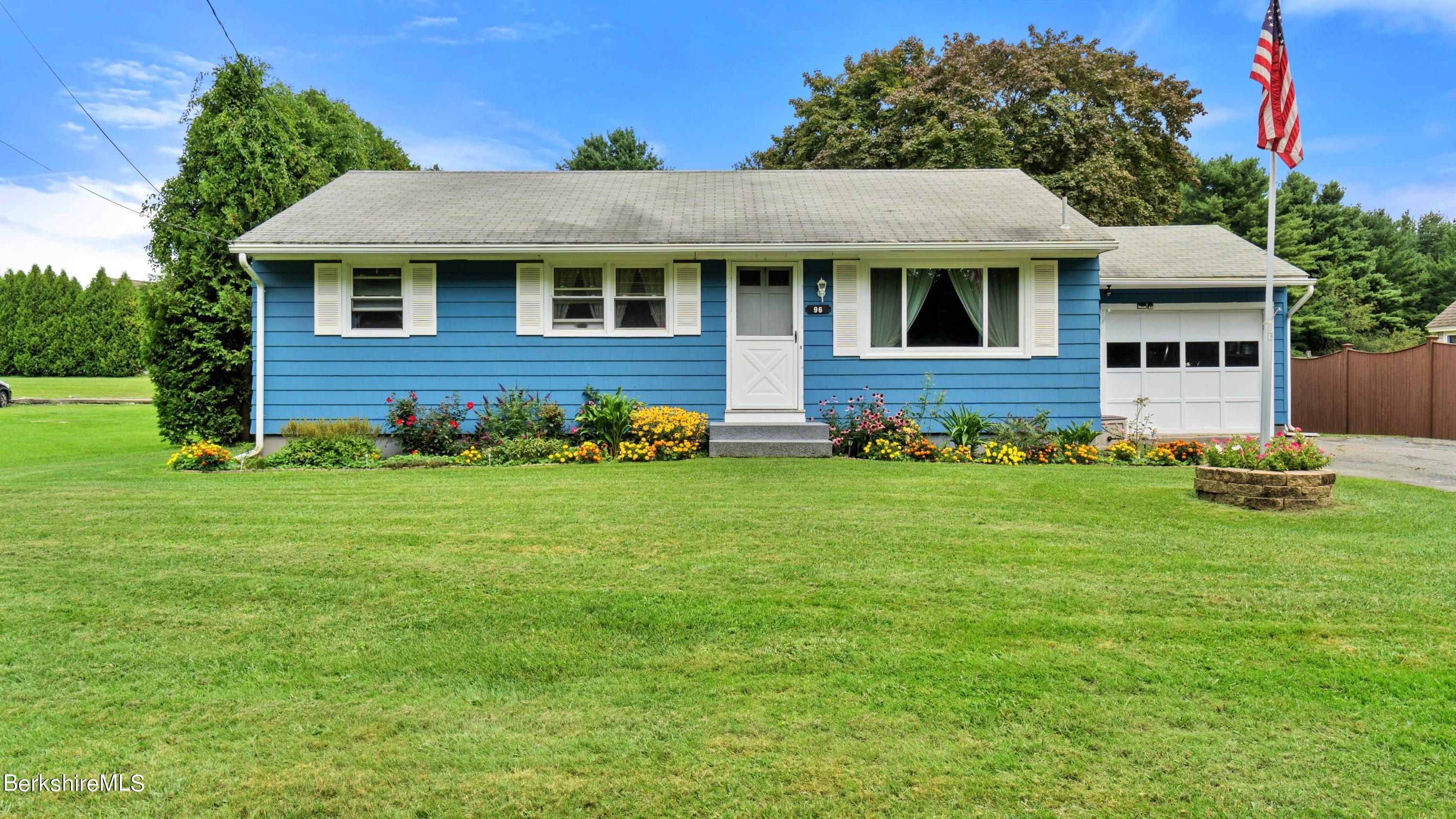 96 Melbourne Road Pittsfield, MA 01201 - Photo 1 of 25 Front phtot 96 M
