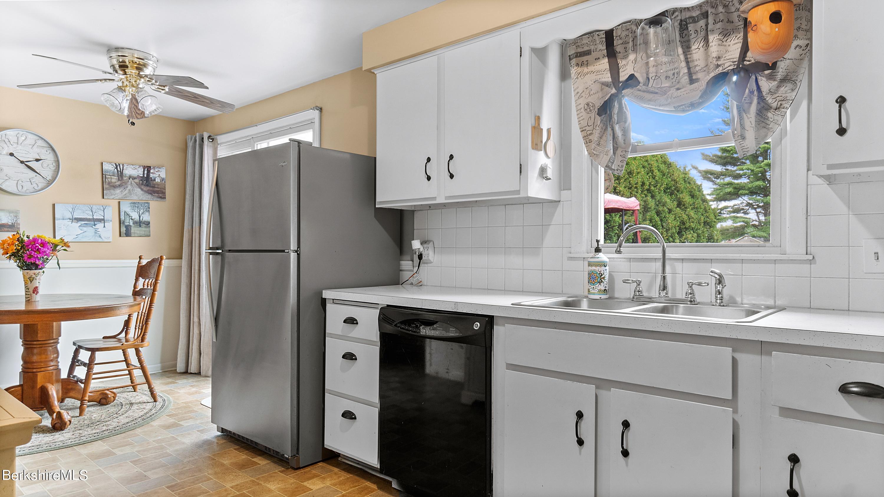 96 Melbourne Road Pittsfield, MA 01201 - Photo 9 of 25 Kitchen 3