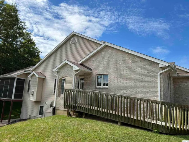 $250,000 | 2608 Kings Pointe, Quincy, IL 62305