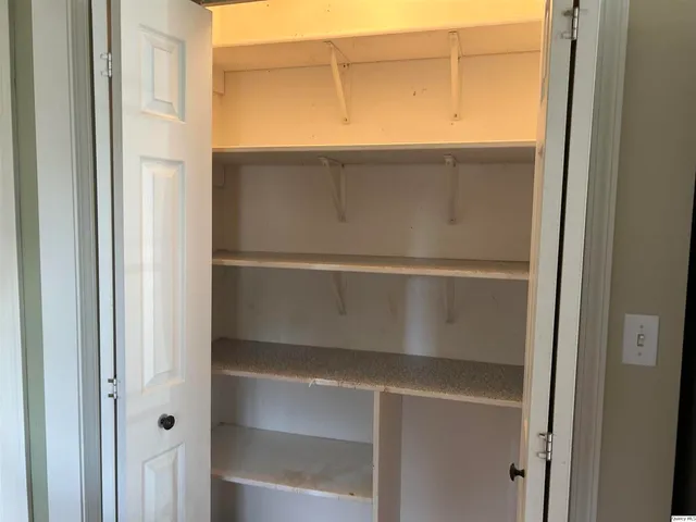 $250,000 | 2608 Kings Pointe, Quincy, IL 62305