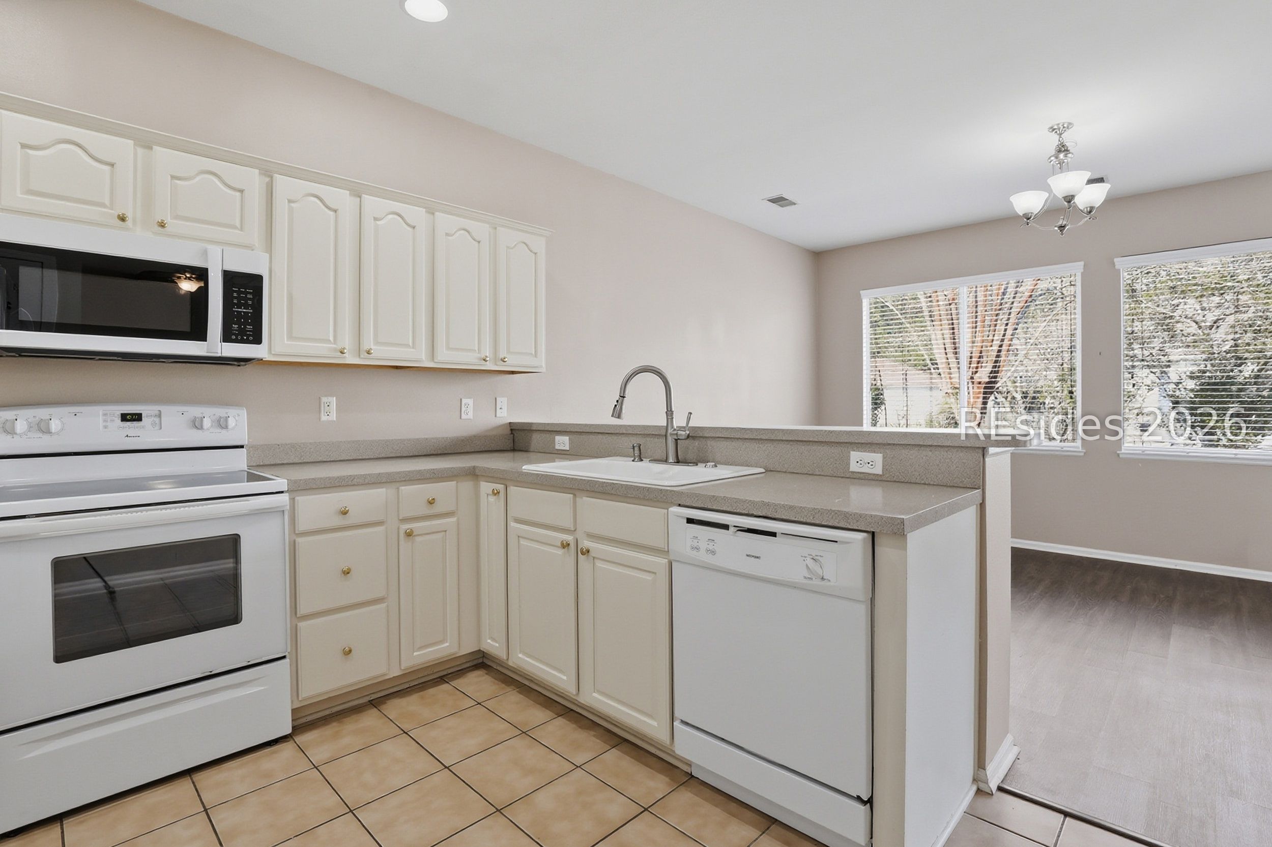 238 Colonel Thomas Heyward Road Bluffton, SC 29909 - Photo 14 of 88