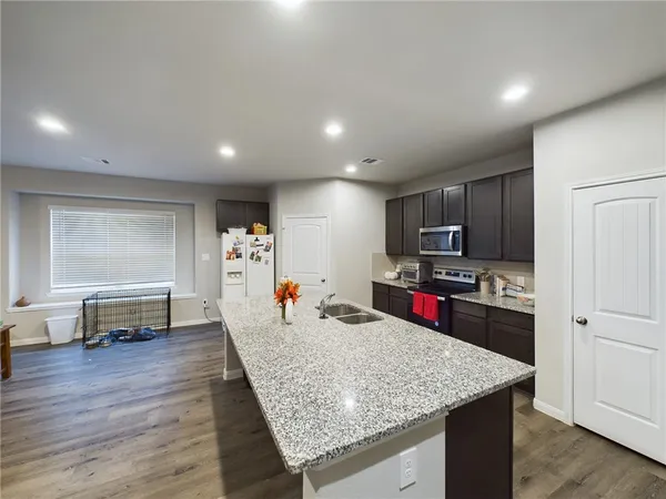 $2,100 | 4701 Las Casitas Way, Bryan, TX 77807