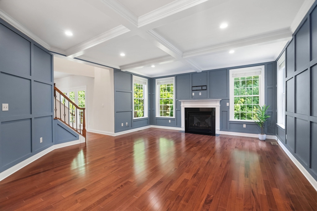 208 Mohawk Path Holliston, MA 01746 - Photo 8 of 35 Gallery Image 8