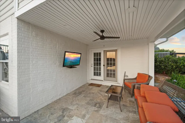 $1,399,990 | 15061 Lynnford Court, Waterford, VA 20197