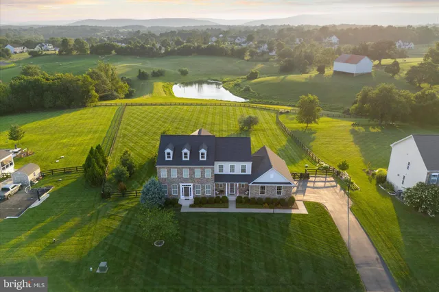 $1,399,990 | 15061 Lynnford Court, Waterford, VA 20197