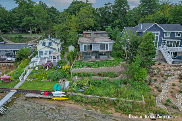 $565,000 | 6196 South Shore Drive, Whitehall, MI 49461