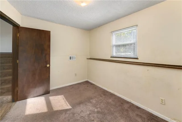 $175,000 | 5607 Crest Drive, Kansas City, KS 66106