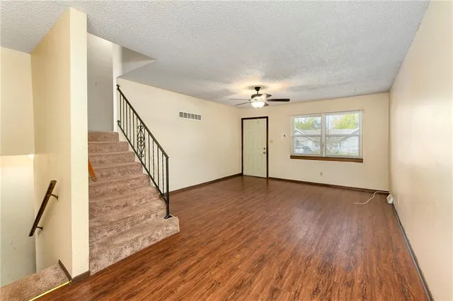 $175,000 | 5607 Crest Drive, Kansas City, KS 66106