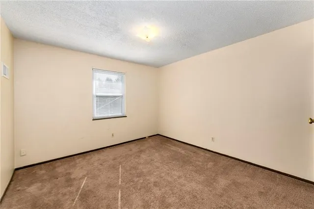 $175,000 | 5607 Crest Drive, Kansas City, KS 66106