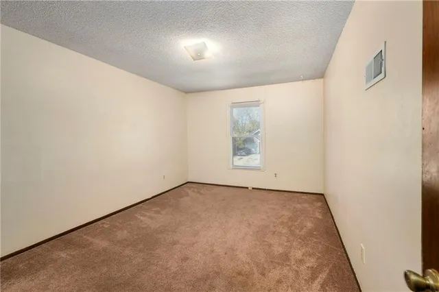 $175,000 | 5607 Crest Drive, Kansas City, KS 66106