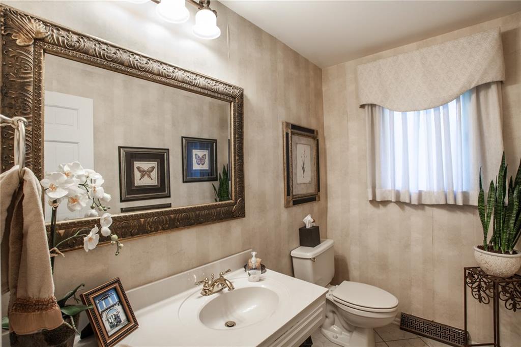 8149 Claridge Road Indianapolis, IN 46260 - Photo 21 of 34 Gallery Image 21