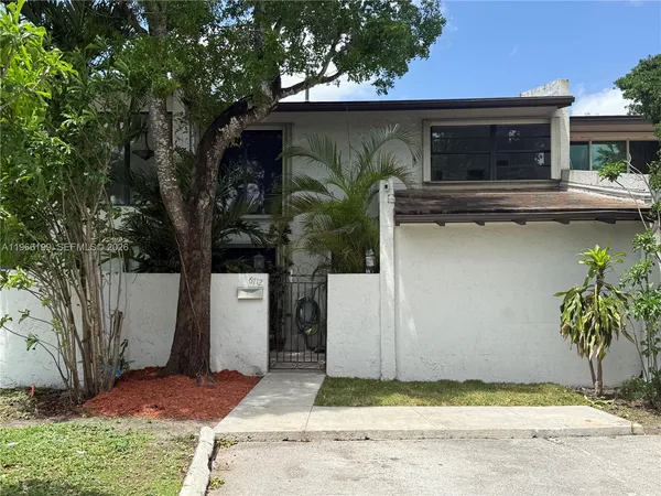 $3,000 | 6712 Southwest 114th Avenue, Miami, FL 33173