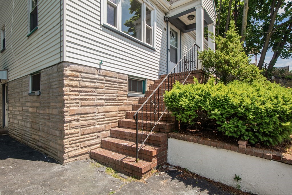 32 Hooper Street Chelsea, MA 02150 - Photo 4 of 40 Gallery Image 4