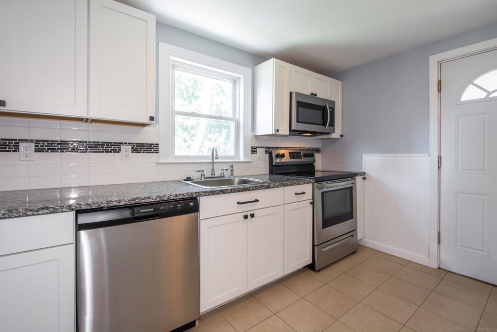 32 Hooper Street Chelsea, MA 02150 - Photo 7 of 40 Gallery Image 7