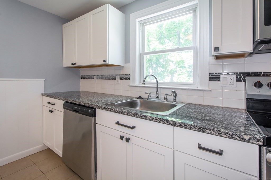 32 Hooper Street Chelsea, MA 02150 - Photo 8 of 40 Gallery Image 8