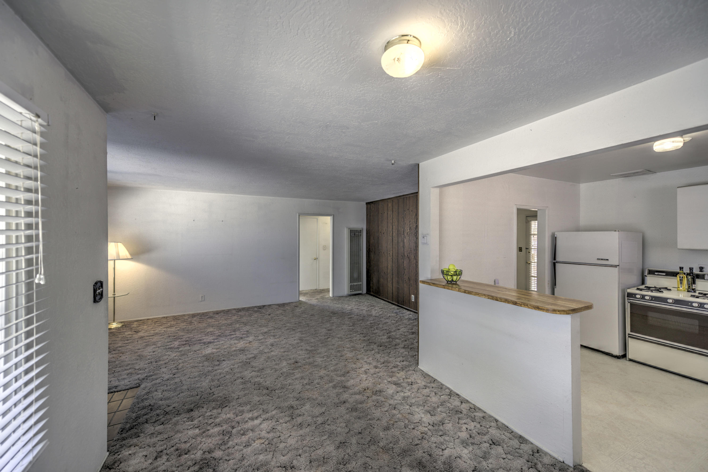 1350 East Ave R-2 Palmdale, CA 93550 - Photo 2 of 16 zuw_8493